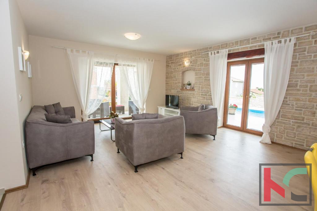Istra, okolica Poreča, vila z bazenom 180 m2 na mirni lokaciji, #prodaja