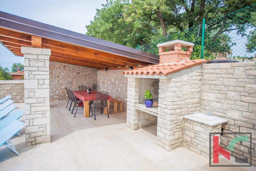 Istra, okolica Poreča, vila z bazenom 180 m2 na mirni lokaciji, #prodaja