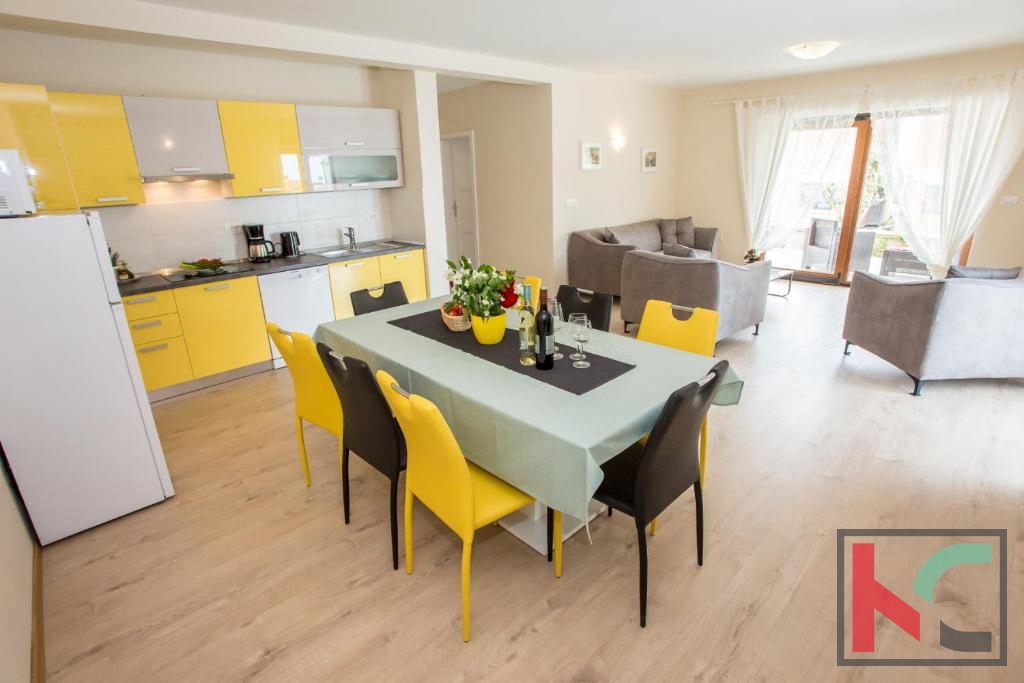 Istra, okolica Poreča, vila z bazenom 180 m2 na mirni lokaciji, #prodaja