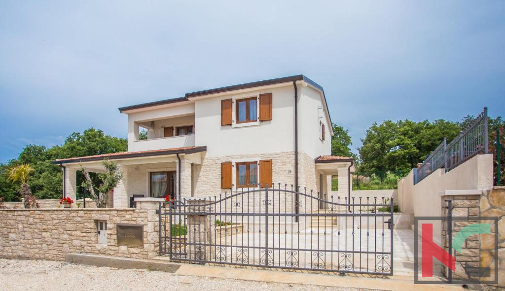 Istra, okolica Poreča, vila z bazenom 180 m2 na mirni lokaciji, #prodaja