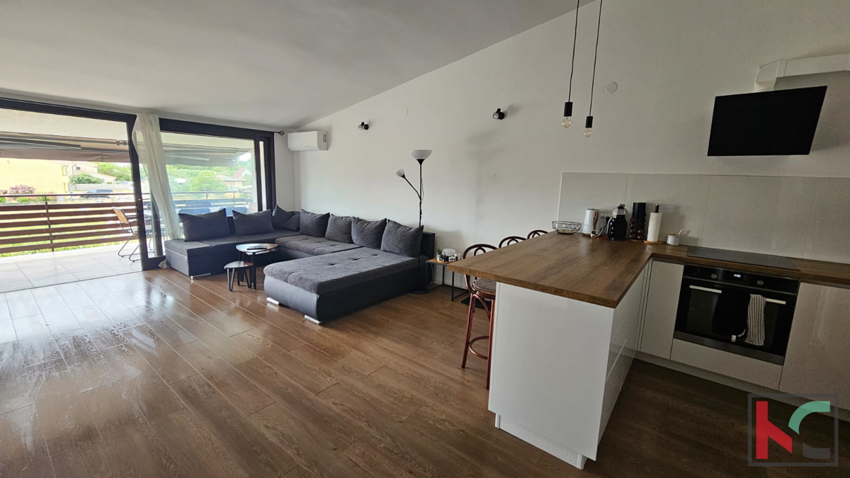 Istra, Fažana, Valbandon, 3sobno stanovanje s teraso na mirni lokaciji, #prodaja