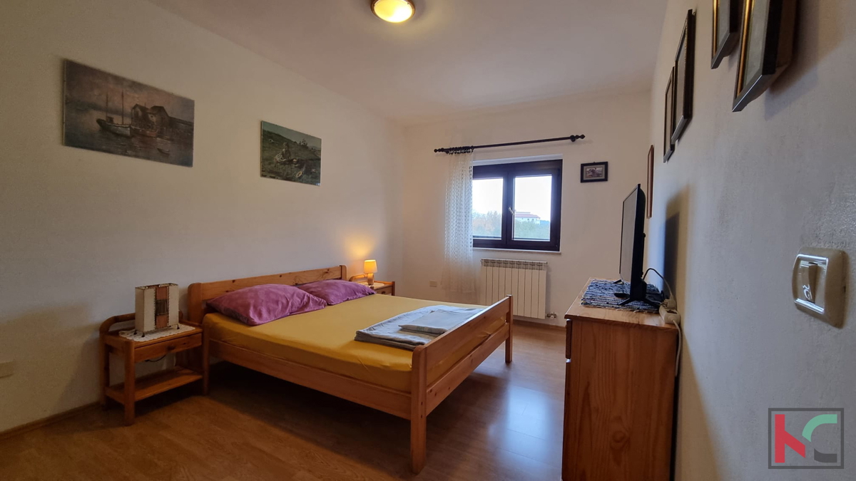 Pula, Veli vrh, družinska hiša z bazenom in vrtom # prodamo