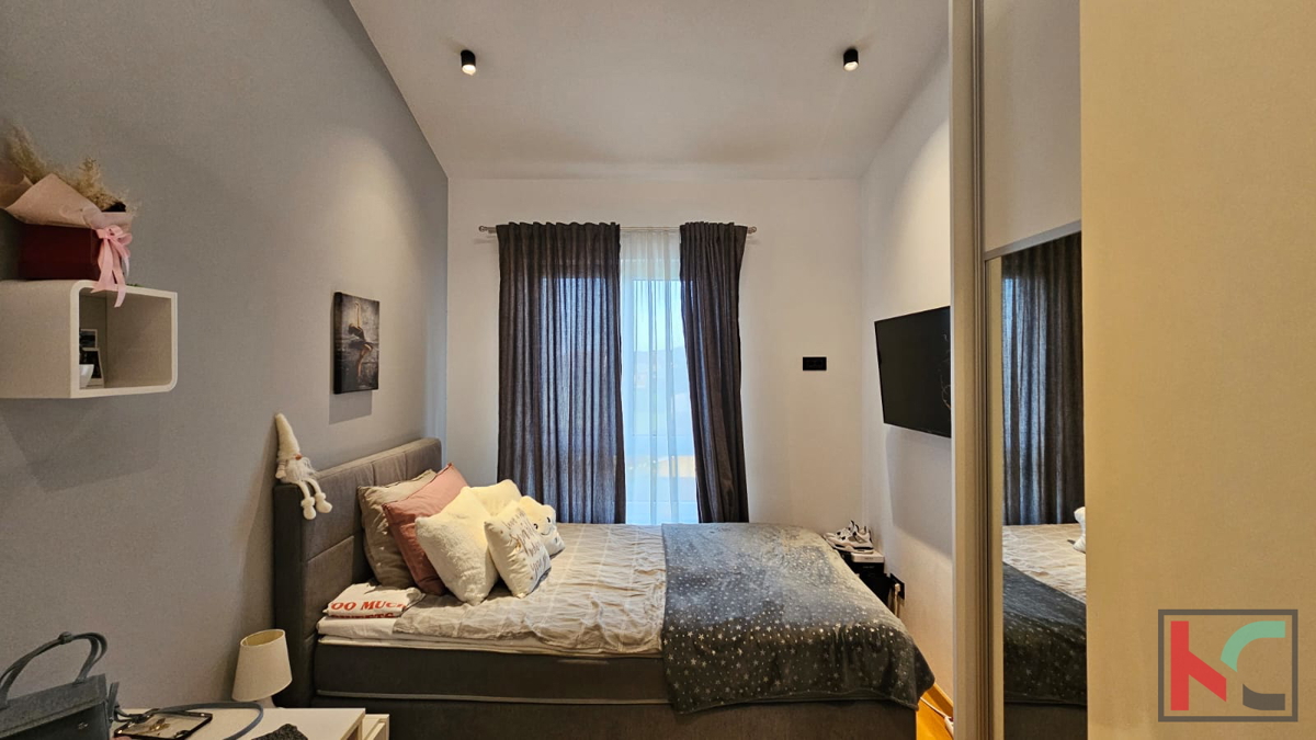 Pula, Valdebek, stanovanje 131m2, 3s + kopalnica z dvema parkirnima mestoma in veliko teraso #prodaja