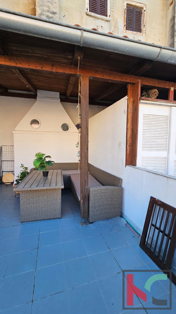 ROVINJ, CENTER, STANOVANJE S POGLEDOM NA MORJE 43 M2 #PRODAMO