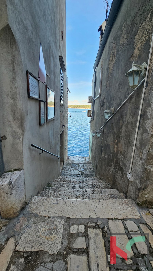 ROVINJ, CENTER, STANOVANJE S POGLEDOM NA MORJE 43 M2 #PRODAMO