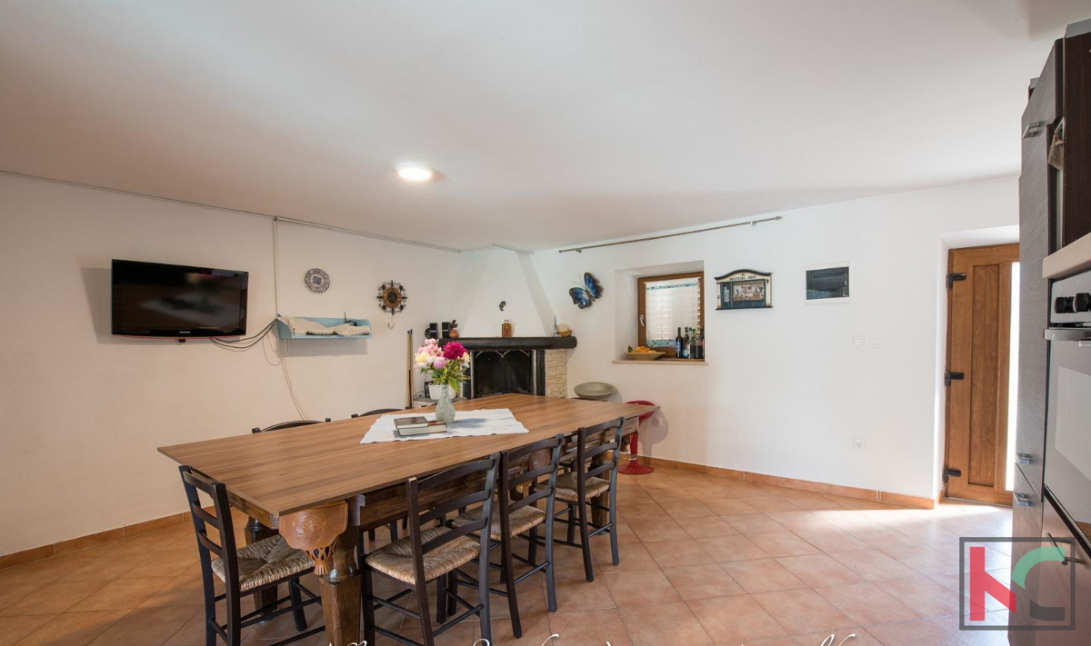 ISTRA, SVETVINČENAT, KAMENA HIŠA Z OGREVANIM BAZENOM NA 1200 M2 PARCELI, #PRODAJA