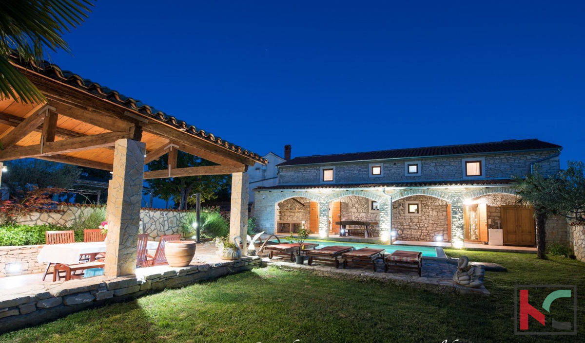 ISTRA, SVETVINČENAT, KAMENA HIŠA Z OGREVANIM BAZENOM NA 1200 M2 PARCELI, #PRODAJA