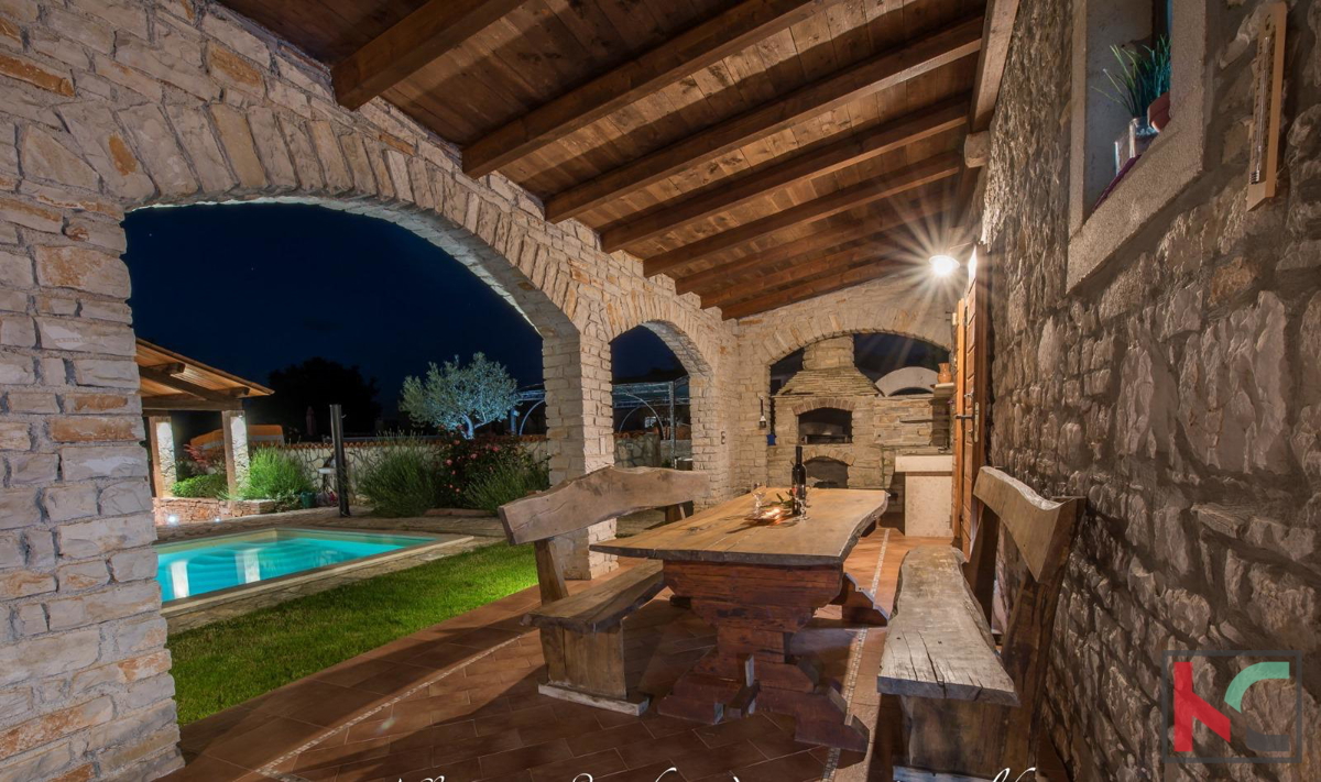 ISTRA, SVETVINČENAT, KAMENA HIŠA Z OGREVANIM BAZENOM NA 1200 M2 PARCELI, #PRODAJA