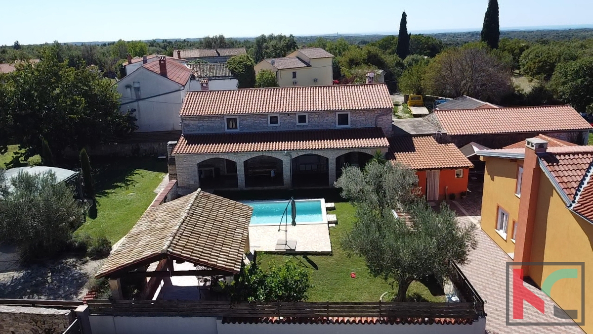 ISTRA, SVETVINČENAT, KAMENA HIŠA Z OGREVANIM BAZENOM NA 1200 M2 PARCELI, #PRODAJA