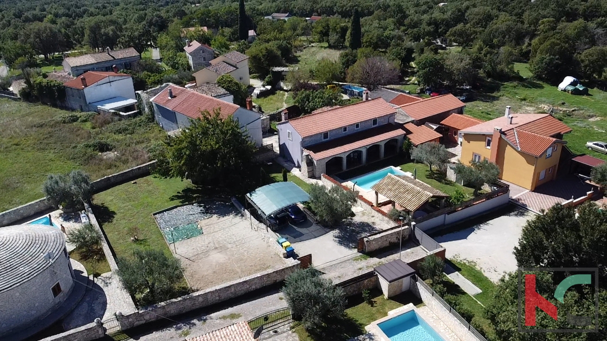 ISTRA, SVETVINČENAT, KAMENA HIŠA Z OGREVANIM BAZENOM NA 1200 M2 PARCELI, #PRODAJA