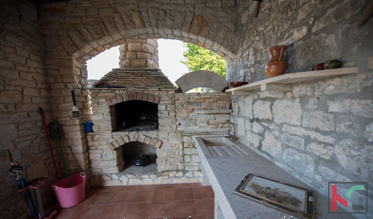 ISTRA, SVETVINČENAT, KAMENA HIŠA Z OGREVANIM BAZENOM NA 1200 M2 PARCELI, #PRODAJA