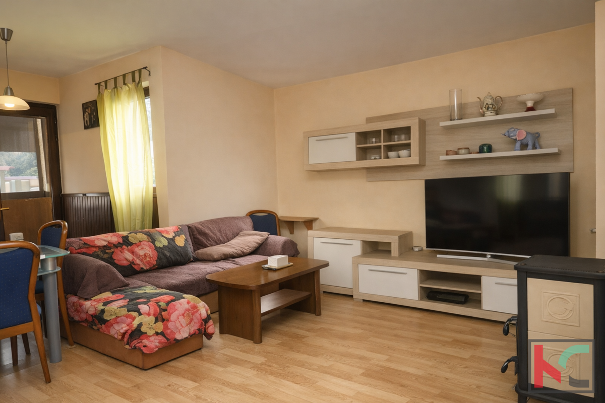 PULA, STOJA, PROSTORN TRISOBEN STAN V PRVEM NADSTROPJU #PRODAJA