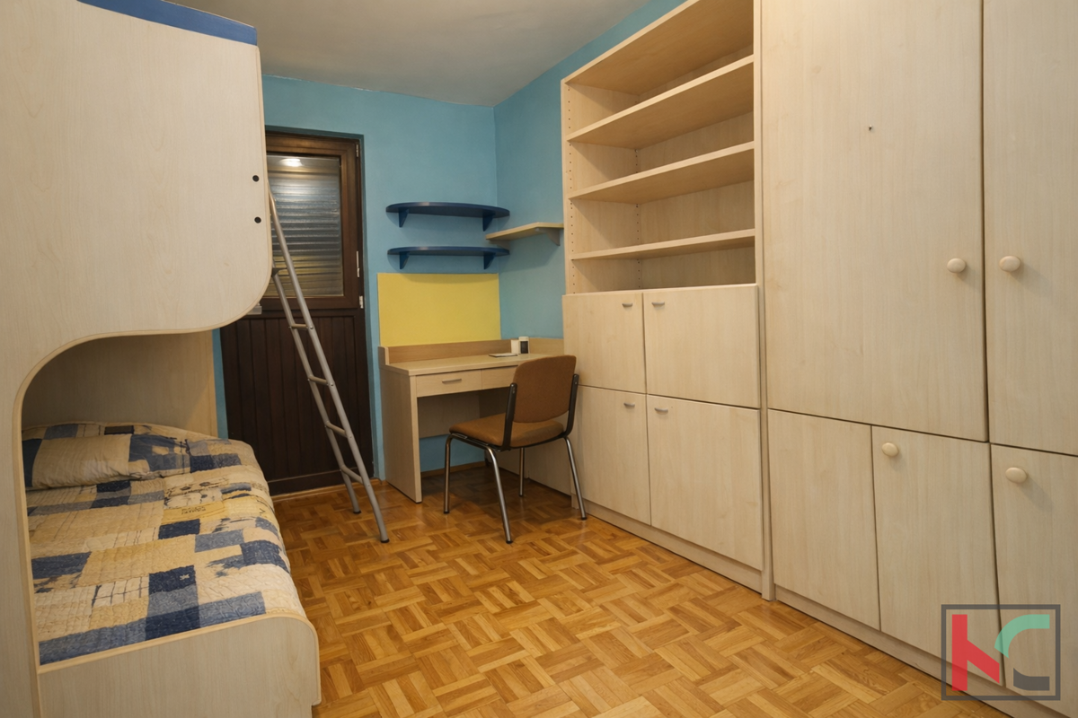 PULA, STOJA, PROSTORN TRISOBEN STAN V PRVEM NADSTROPJU #PRODAJA