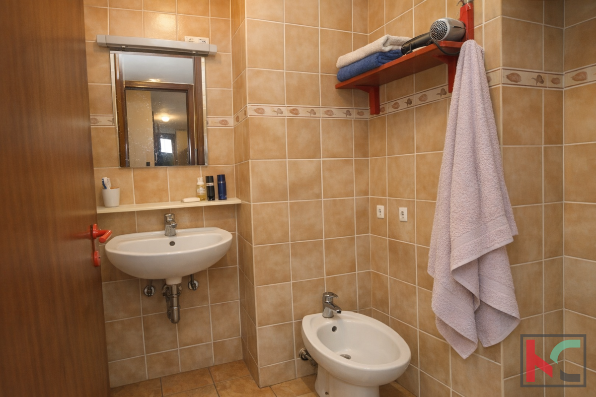 PULA, STOJA, PROSTORN TRISOBEN STAN V PRVEM NADSTROPJU #PRODAJA