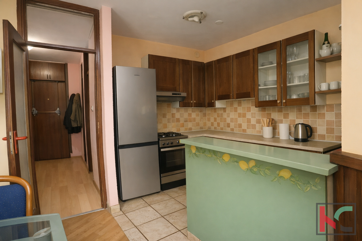 PULA, STOJA, PROSTORN TRISOBEN STAN V PRVEM NADSTROPJU #PRODAJA