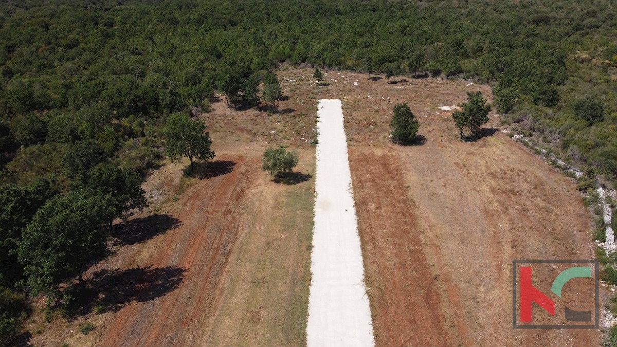 Istra - Peroj, vikend zemljišče 550m2 v bližini plaž in morja