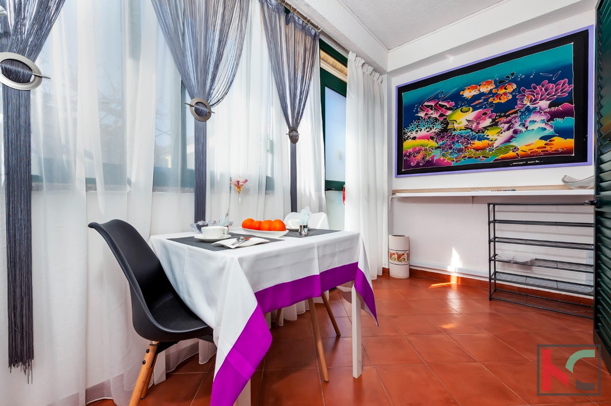 Rovinj, samostojna hiša 360m2 tri apartmaje in ločena hiša je odlična lokacija