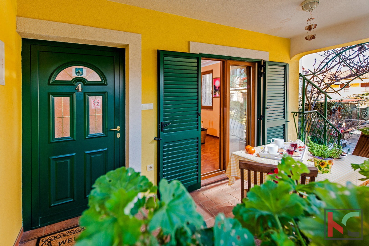 Rovinj, samostojna hiša 360m2 tri apartmaje in ločena hiša je odlična lokacija