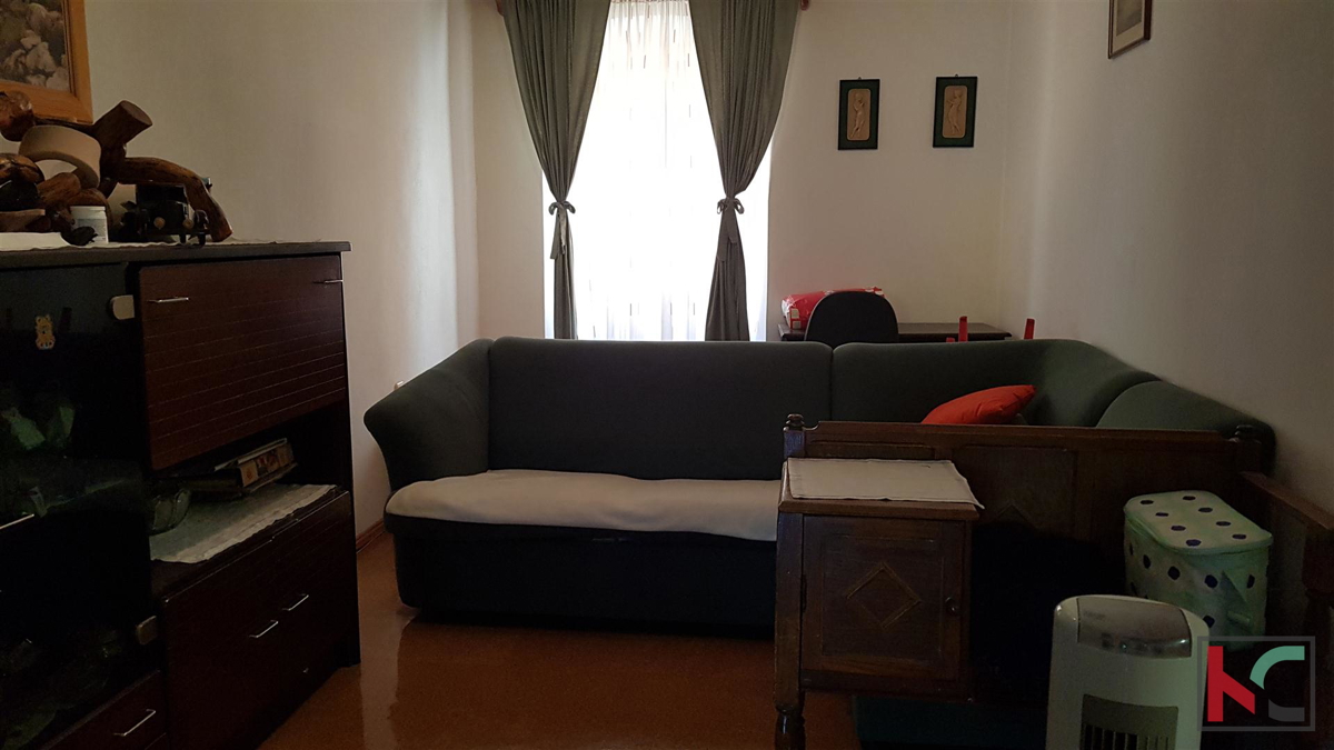 Istra, Vodnjan dvoetažno stanovanje površine 201,41m2 z vrtom