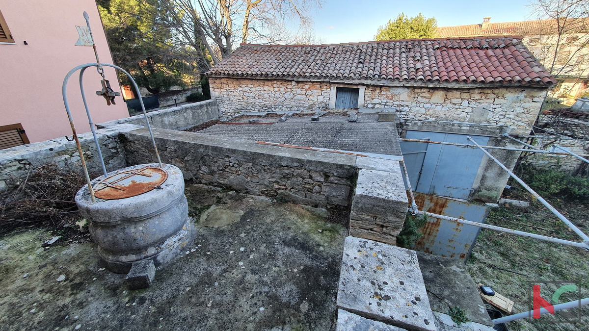 Istra, Krnica, hiša 150 m2 v centru