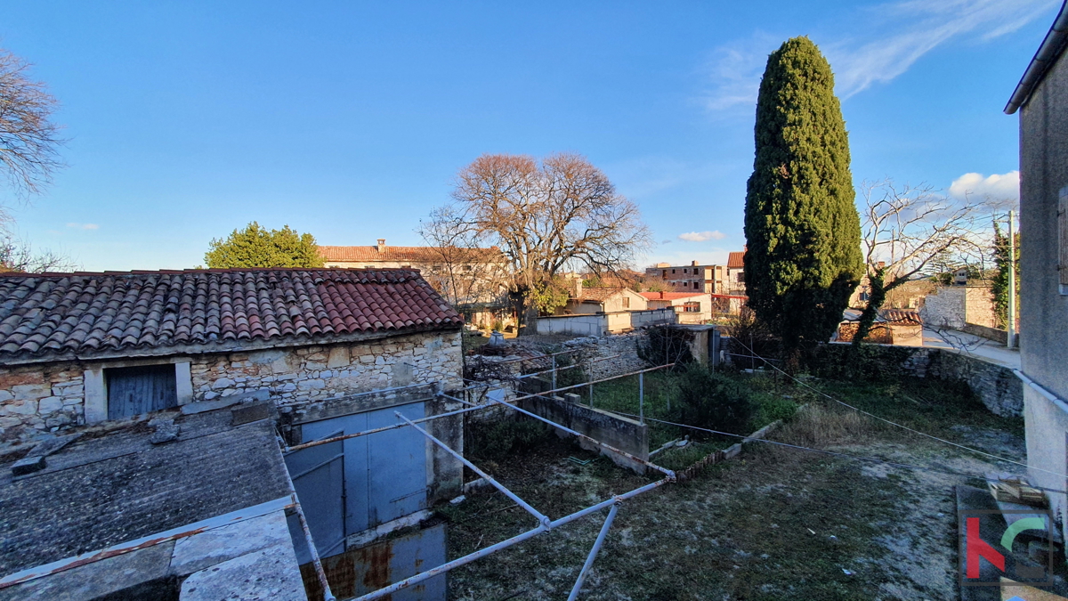 Istra, Krnica, hiša 150 m2 v centru