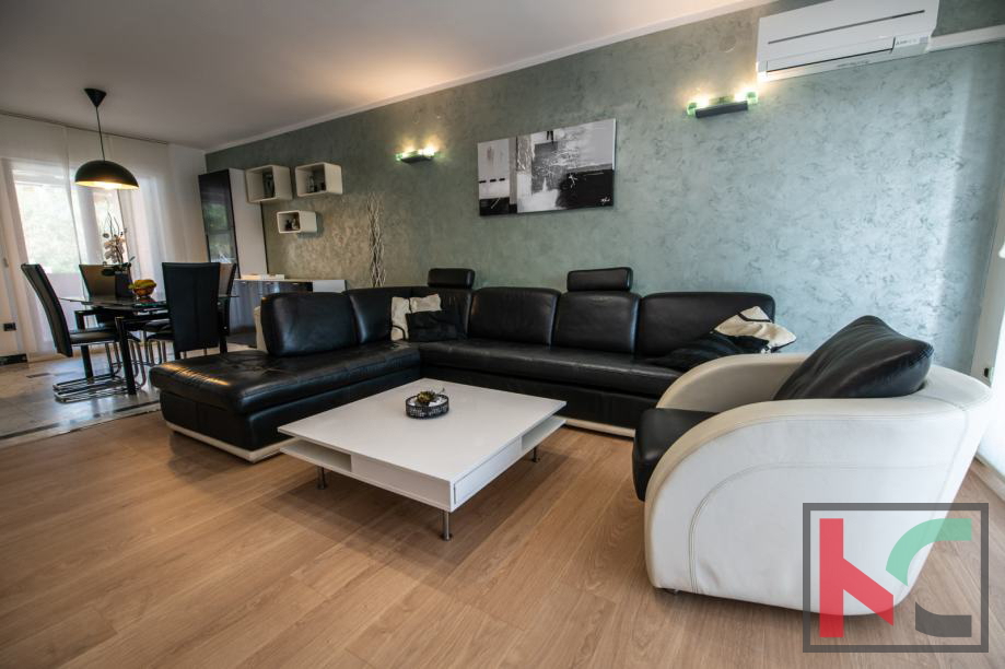 Medulin, Vinkuran, hiša z dvema apartmajema 210m2 bivalne površine, 300 m od morja #prodaja