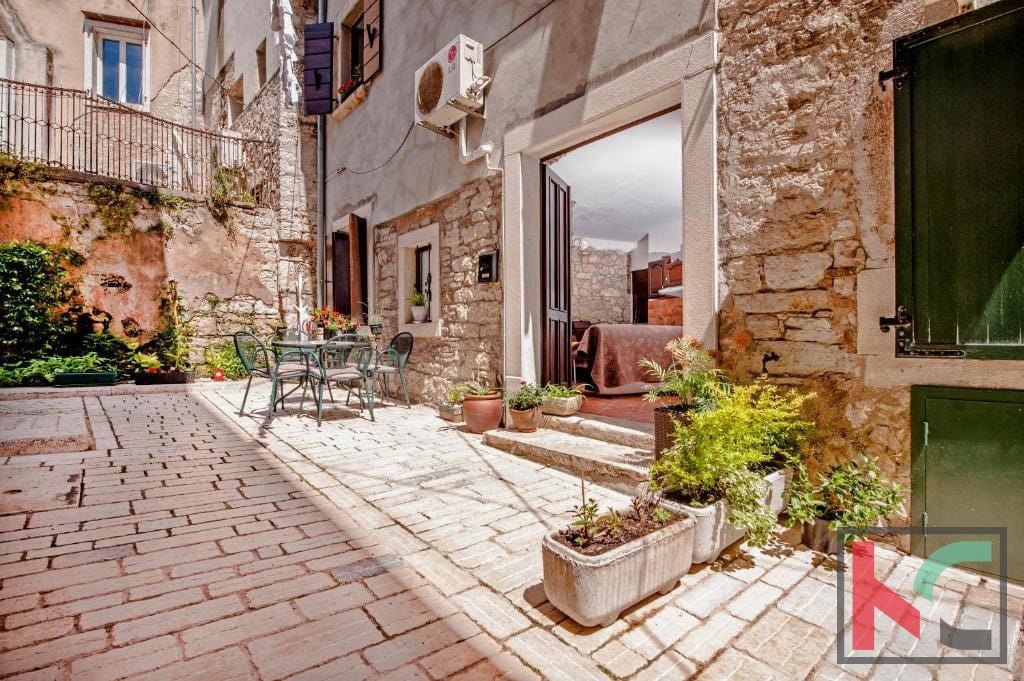 Istra, Rovinj, center, hiša s tremi stanovanjskimi enotami #prodaja