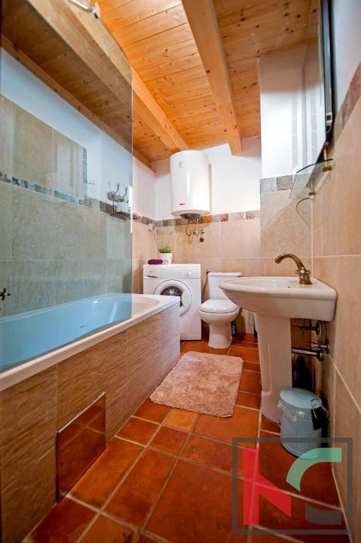 Istra, Rovinj, center, hiša s tremi stanovanjskimi enotami #prodaja