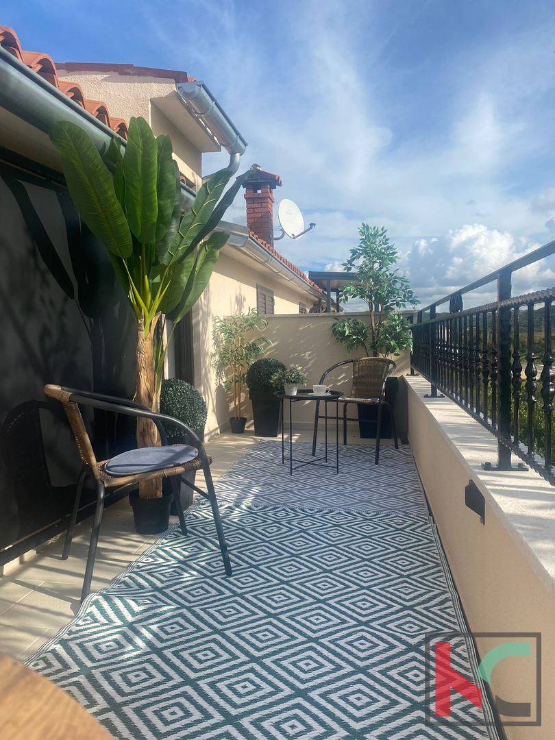 Istra, Rovinj, štirisobno stanovanje s tremi kopalnicami in veliko teraso #prodaja