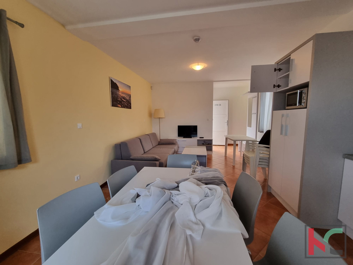 Istra, Medulin, počitniška hiša z dvema apartmajema, 200m od plaže, #prodaja