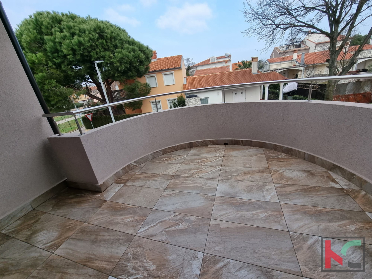 Istra, Medulin, počitniška hiša z dvema apartmajema, 200m od plaže, #prodaja