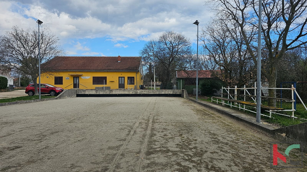 Istra, Barban, stara istrska kamnita hiša s skednjem na velikem vrtu, #prodaja