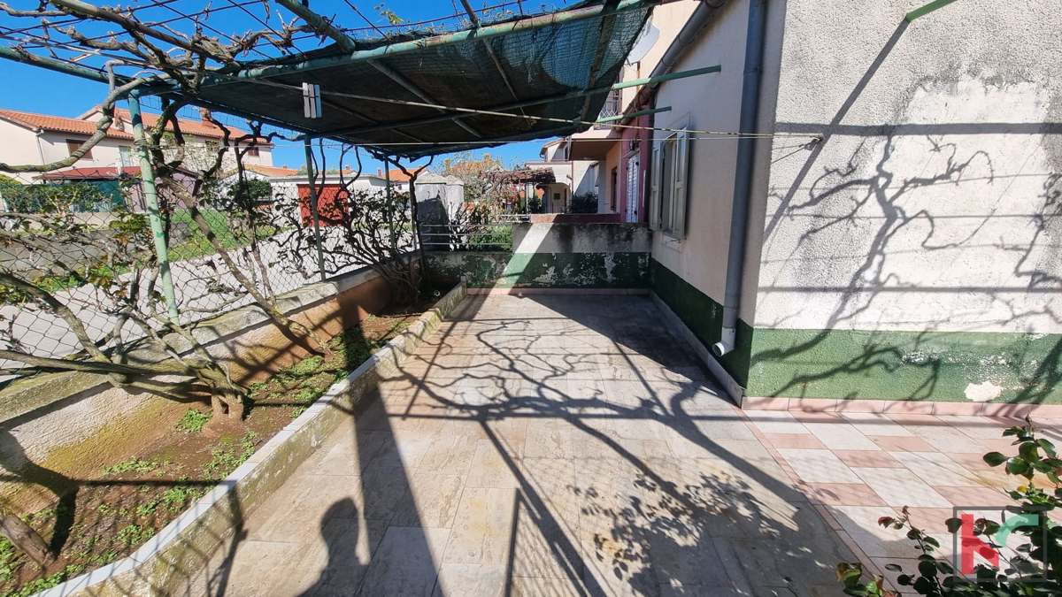 Istra, Banjole, hiša 48m2 na 125m2 vrta, za adaptacijo, #prodaja