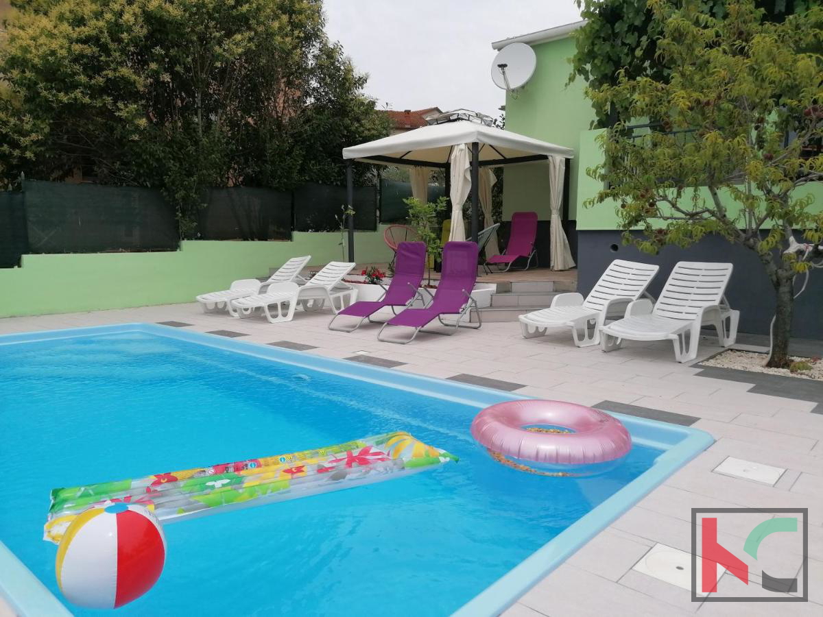 Pula, Busoler, hiša z dvema apartmajema na parceli 1040m2 #prodaja