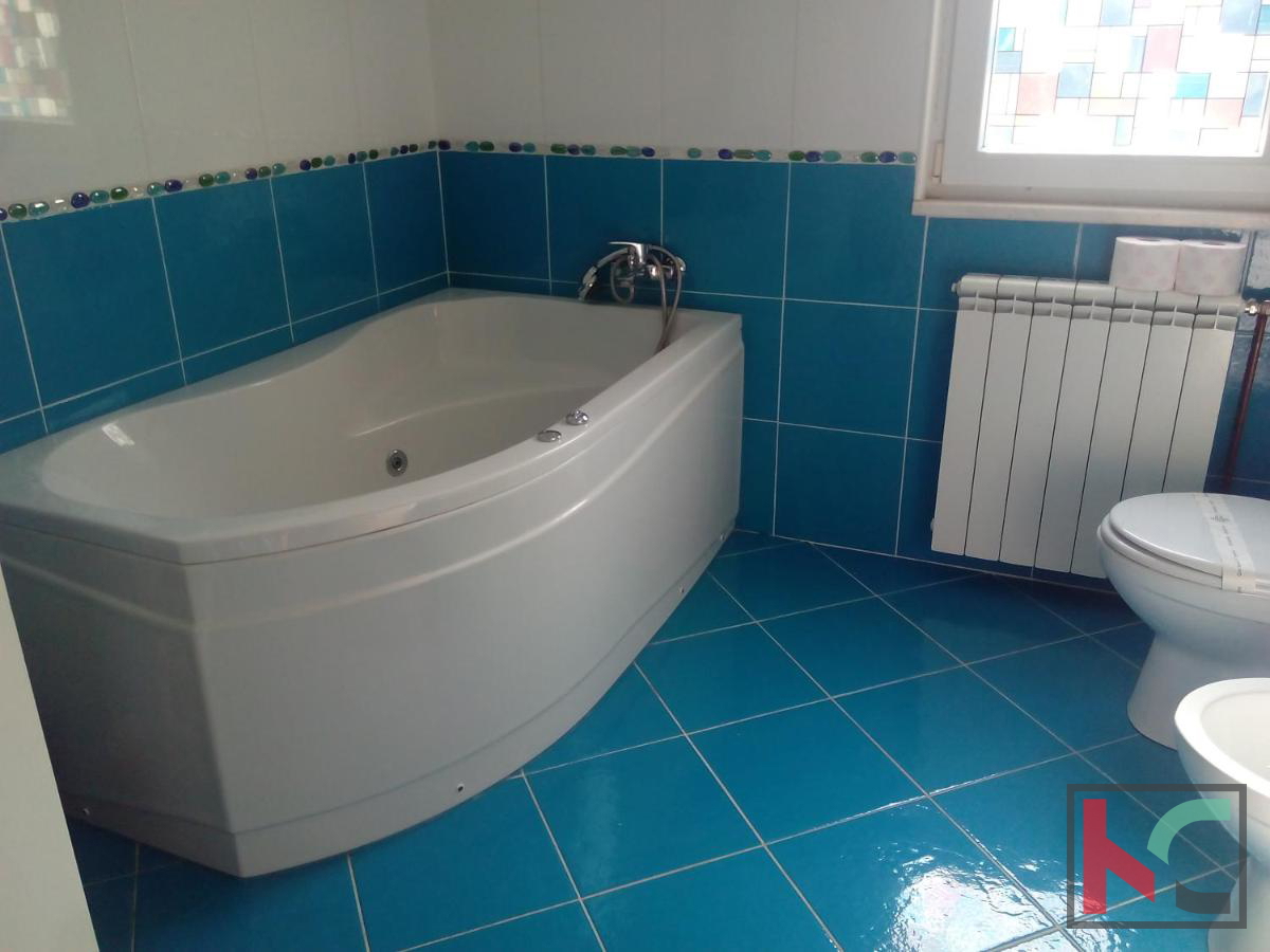 Pula, Busoler, hiša z dvema apartmajema na parceli 1040m2 #prodaja