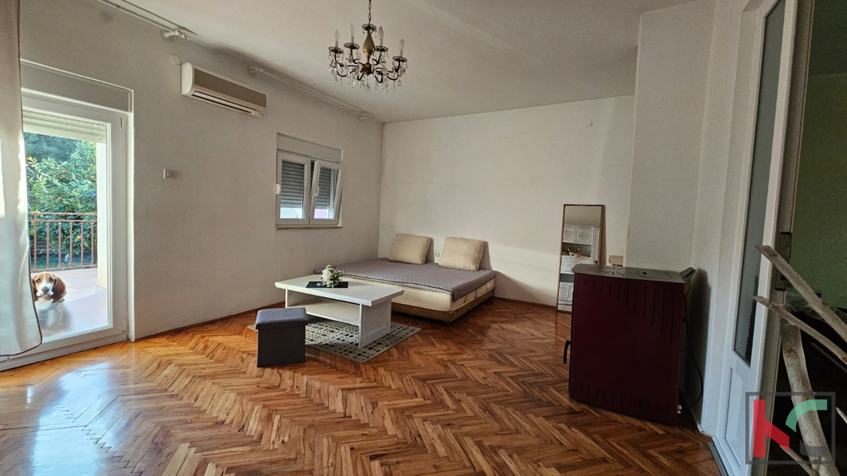 Pula, Valdebek, 6sobna hiša z urejenim poslovnim prostorom #prodaja