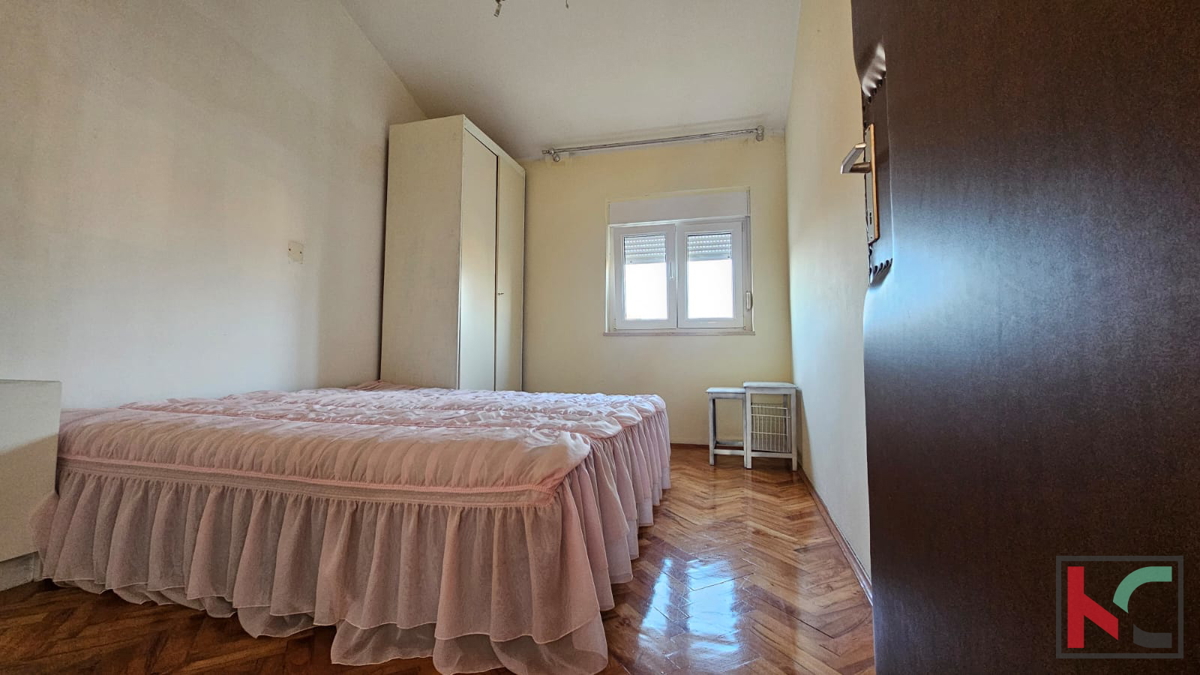 Pula, Valdebek, 6sobna hiša z urejenim poslovnim prostorom #prodaja