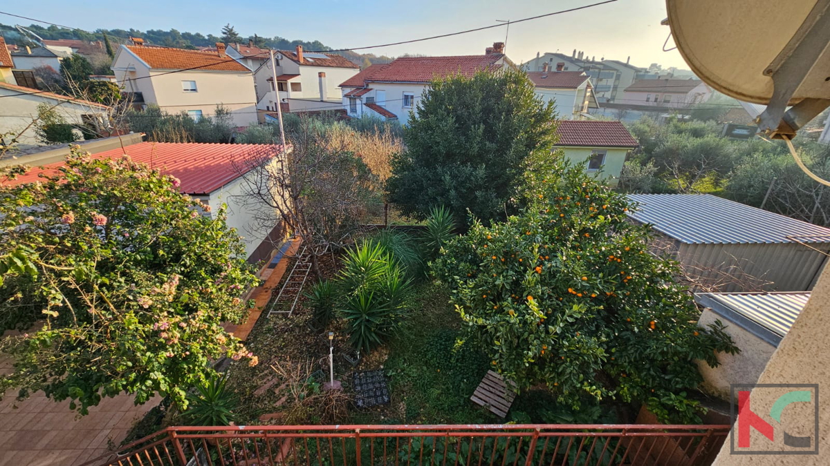 Pula, Valdebek, 6sobna hiša z urejenim poslovnim prostorom #prodaja
