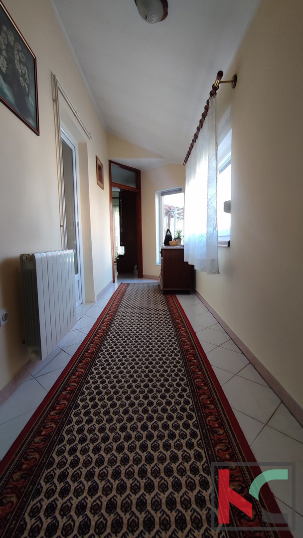 Istra, Vidikovac, hiša z dvoriščem in dodatnim apartmajem, zahtevana lokacija #prodaja