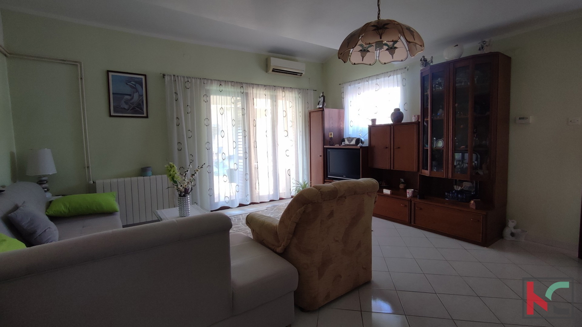 Istra, Vidikovac, hiša z dvoriščem in dodatnim apartmajem, zahtevana lokacija #prodaja