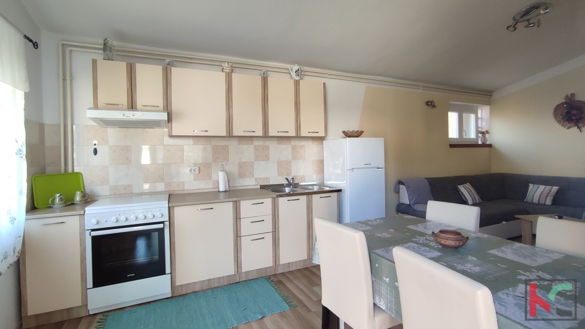 Istra, Vidikovac, hiša z dvoriščem in dodatnim apartmajem, zahtevana lokacija #prodaja