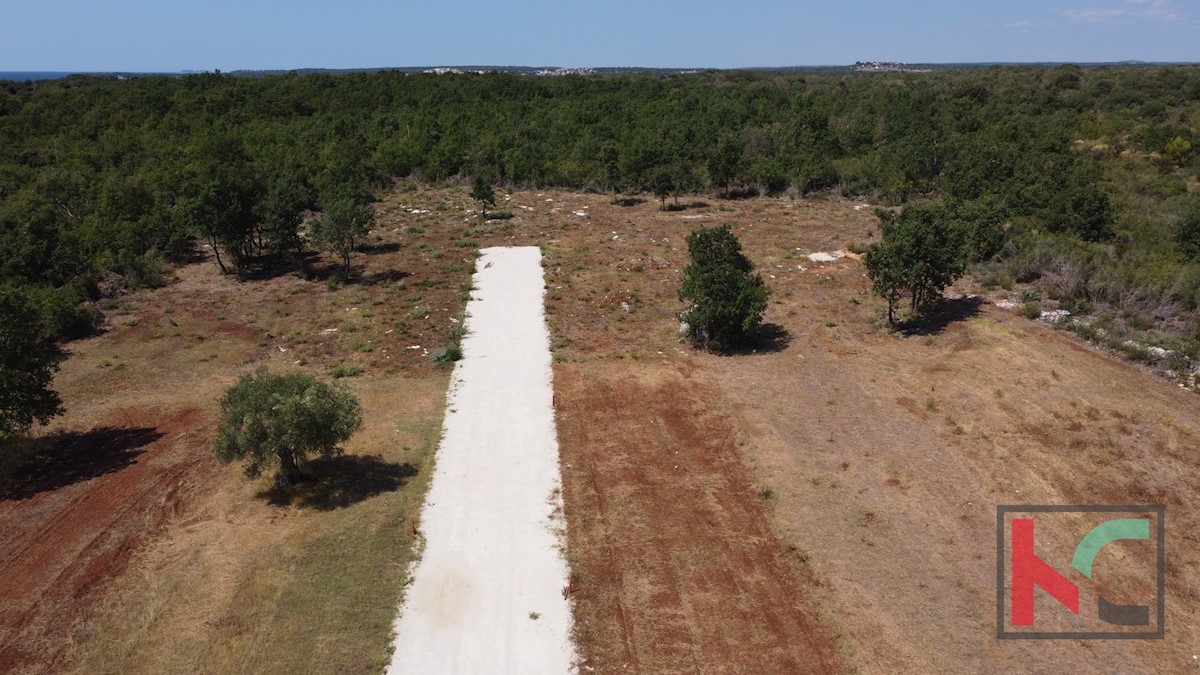 Istra - Peroj, vikend zemljišče 619m2 v bližini plaž in morja