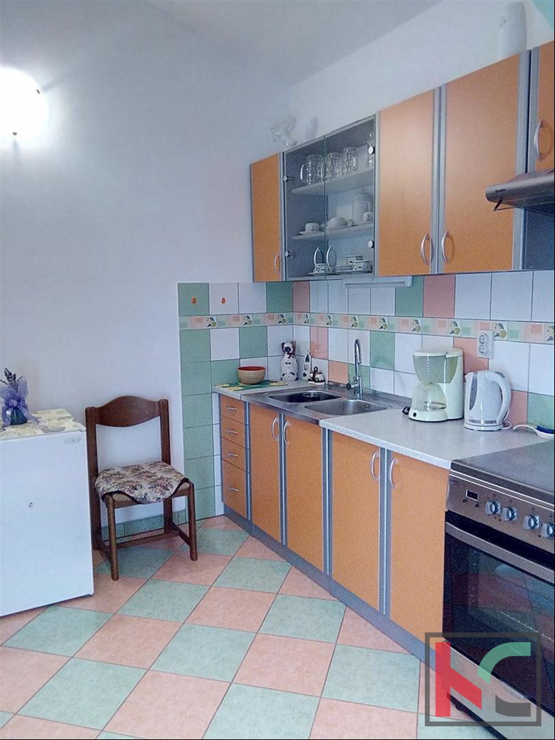 Ližnjan, Šišan, samostojna hiša 230m2 s tremi apartmaji, 900m2 vrta, mirna lokacija