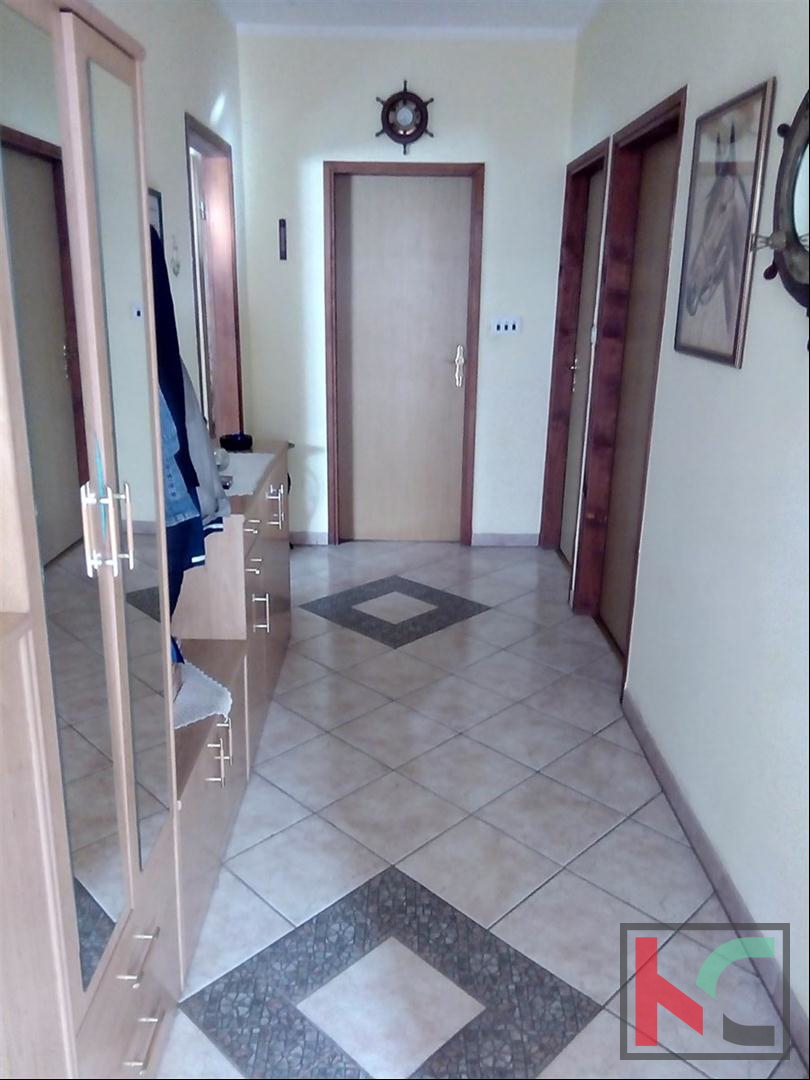 Ližnjan, Šišan, samostojna hiša 230m2 s tremi apartmaji, 900m2 vrta, mirna lokacija