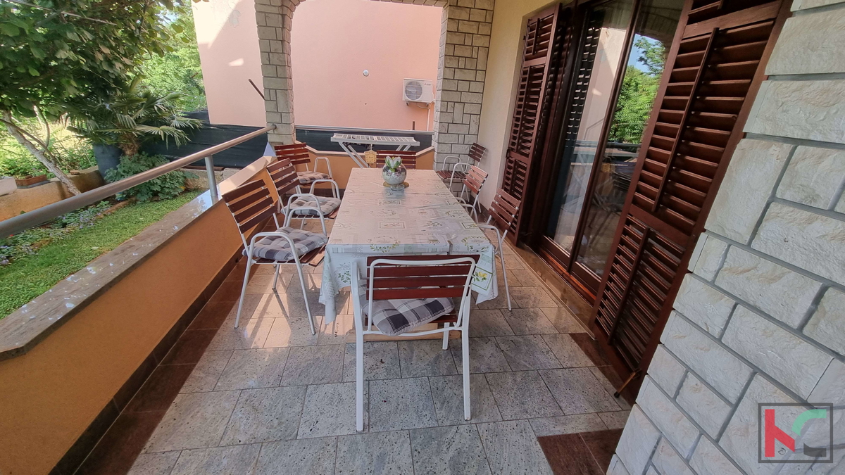 Istra, Fažana, hiša s 5 apartmaji in pogledom na morje