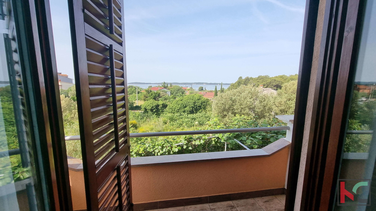 Istra, Fažana, hiša s 5 apartmaji in pogledom na morje