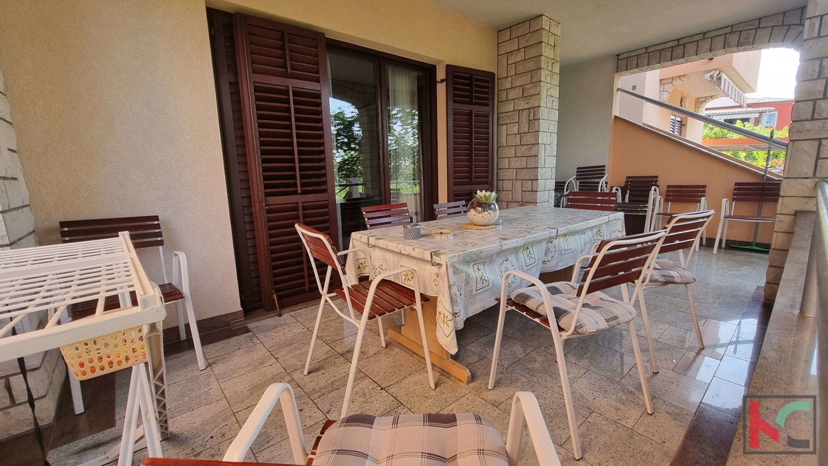 Istra, Fažana, hiša s 5 apartmaji in pogledom na morje