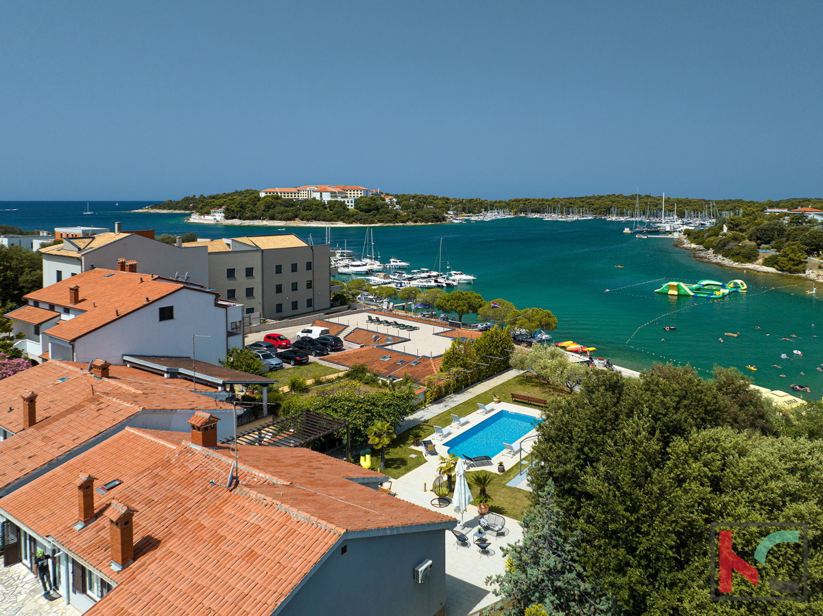 Istra, Pula, Pješčana Uvala, hiša z bazenom na ekskluzivni lokaciji, tik ob morju in plaži