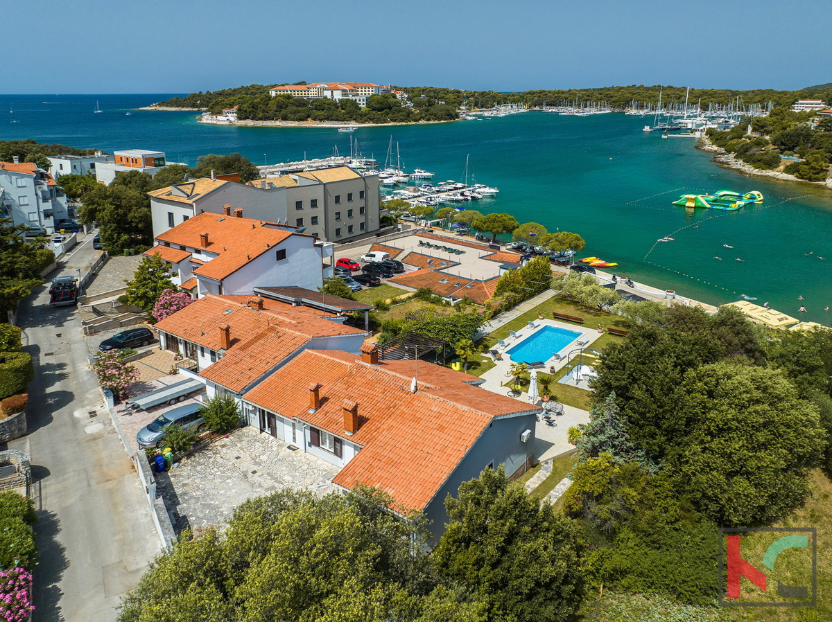 Istra, Pula, Pješčana Uvala, hiša z bazenom na ekskluzivni lokaciji, tik ob morju in plaži
