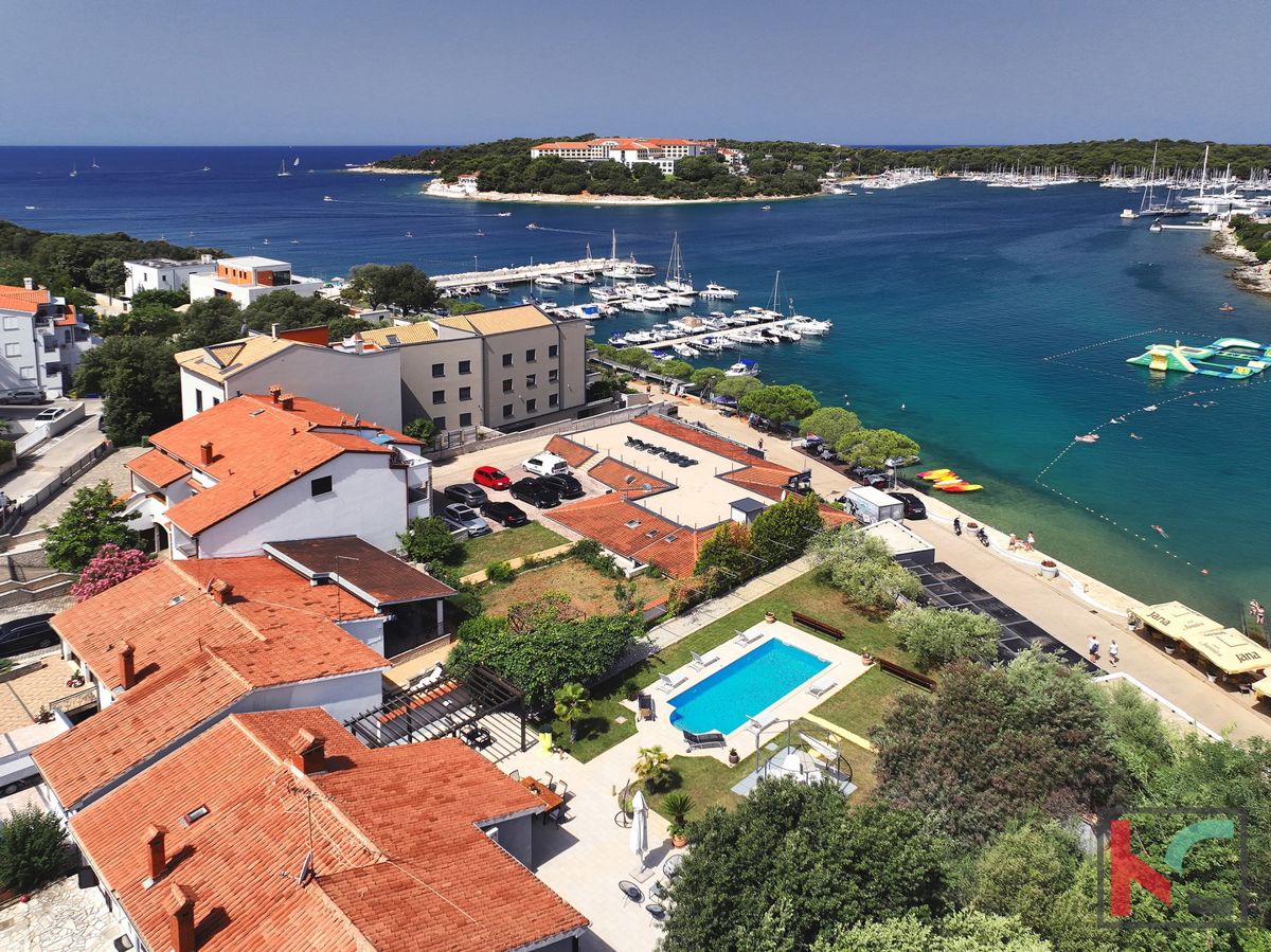 Istra, Pula, Pješčana Uvala, hiša z bazenom na ekskluzivni lokaciji, tik ob morju in plaži